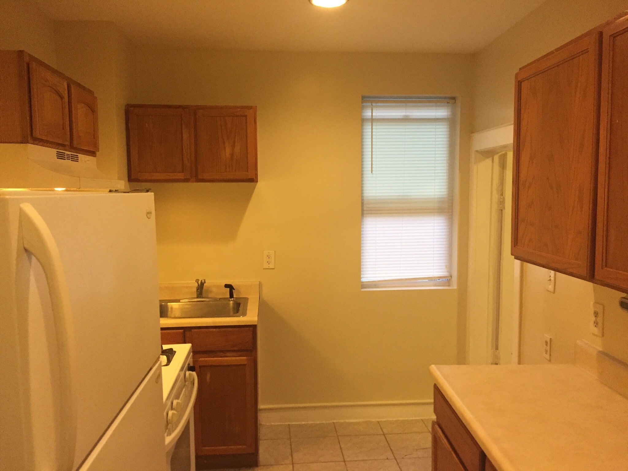 Kithchen - 357 College Ave