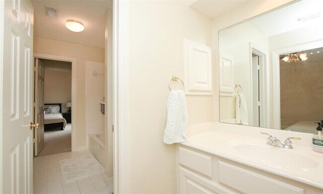 Building Photo - 12123 Mill Stream Way