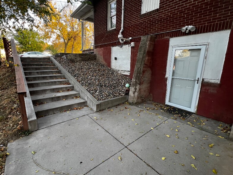 Building Photo - 417 S Fairmount St