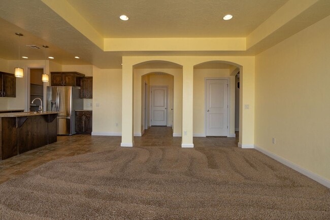 Building Photo - Stunning Home with 4 beds/2.5 baths and 3-Car Garage in Mulberry Estates