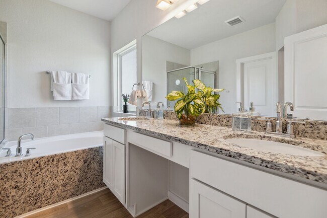 Building Photo - 3049 Sorrento Hl Dr