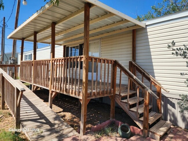 Building Photo - 1144 Gary Terrace