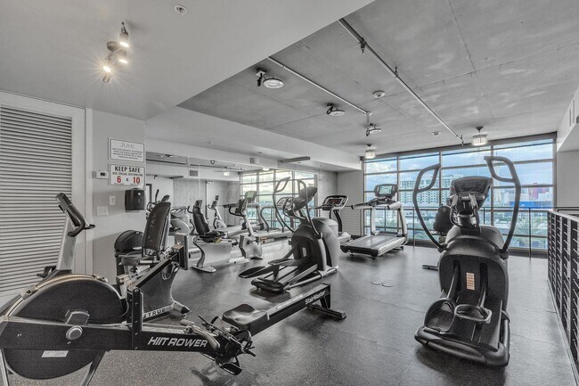 Building Photo - Furnished Juhl Condo w/ Balcony & City Views