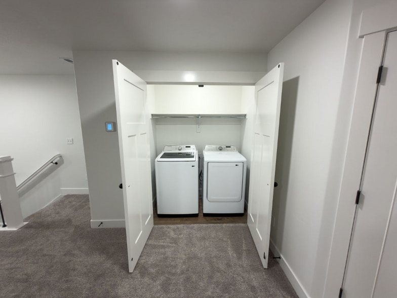 Building Photo - 723 Desert Willow Dr