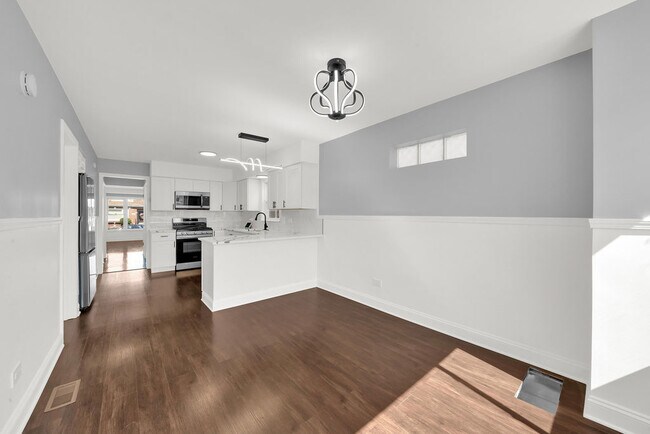 Building Photo - 7245 S Washtenaw Ave.