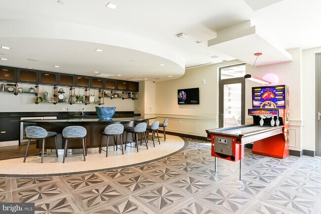 Building Photo - 901 H St NE