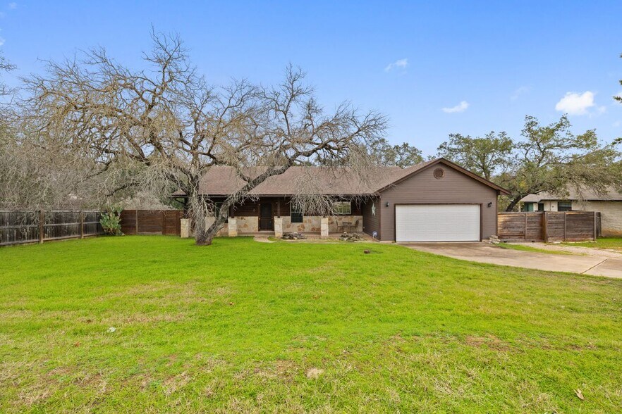 Building Photo - 1301 S Quinlan Park Rd