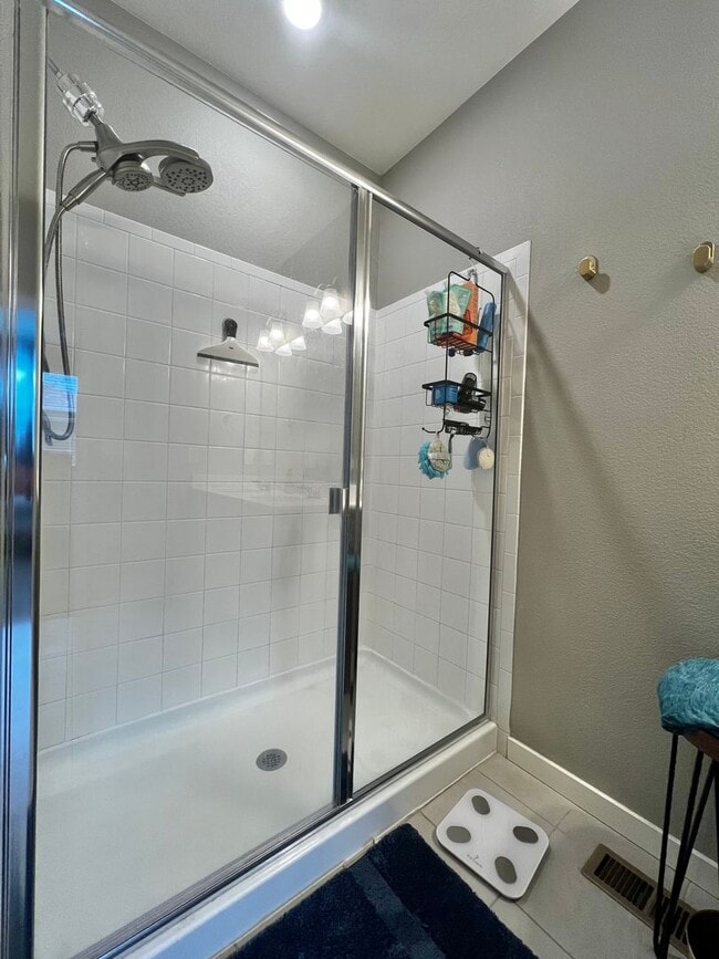 Building Photo - Gorgeous 4-Bed 2-Bath home Fort Collins, CO!