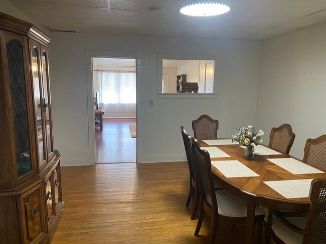Building Photo - 3 Bedroom, 2 Bath Home in Manheim - Fenced...