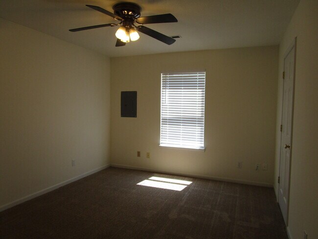 Building Photo - 3540 Prescott Dr