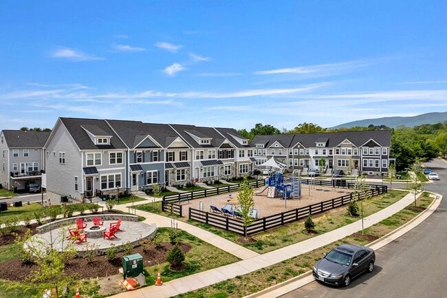 Building Photo - Pet-Friendly Glenbrook Apartment Near Crozet Park