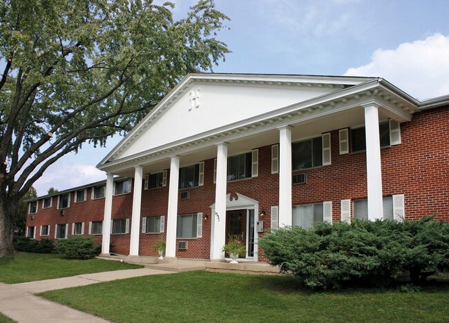 Primary Photo - Shenandoah Apartments