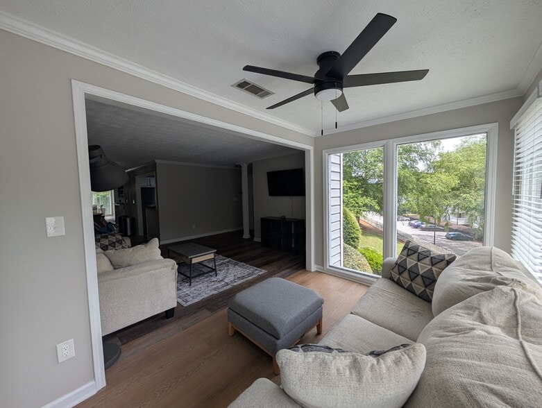 Sunroom-angle 2 - 1302 Natchez Trce