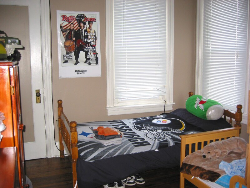 Building Photo - 32 W Elizabeth Ave