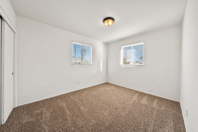 Building Photo - Cozy 3-Bedroom Single-Family Home-Move-In Ready!