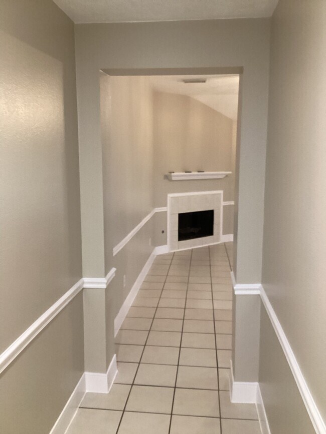 Building Photo - 17046 Clan MacIntosh Dr