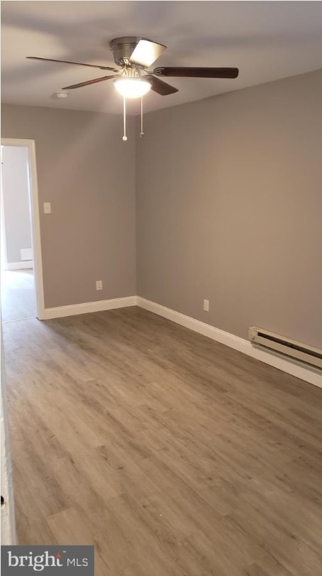 Living area - 5931 N Warnock St