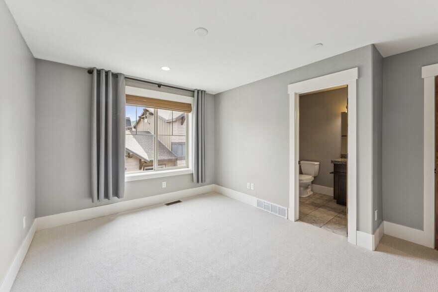 Building Photo - 13331 N Highmark Ct