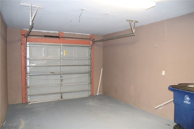 Building Photo - 320 Harry Ave S