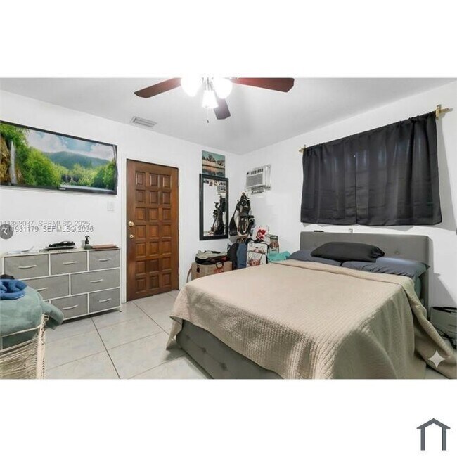 Building Photo - 2313 NW 33rd St