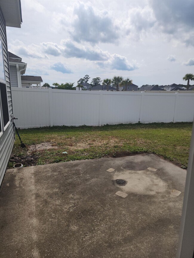 Building Photo - 5527 Redleaf Rose Dr