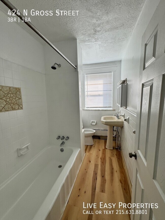 Building Photo - 424 N Gross St