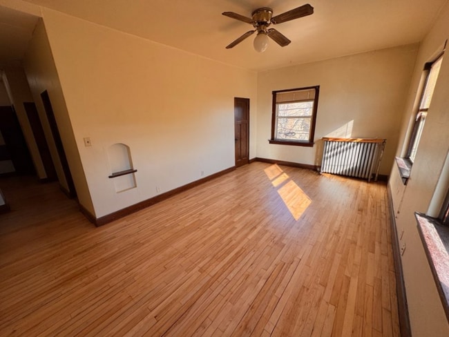 Building Photo - 916 Milwaukee Ave