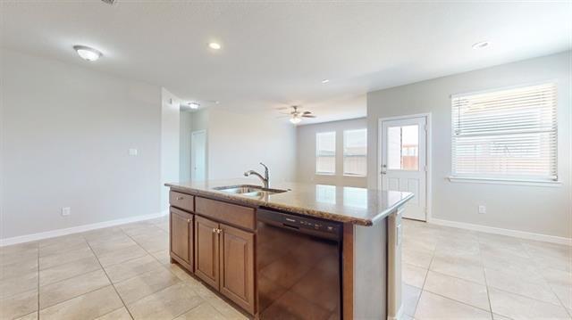 Building Photo - 1000 Meadow Scape Dr