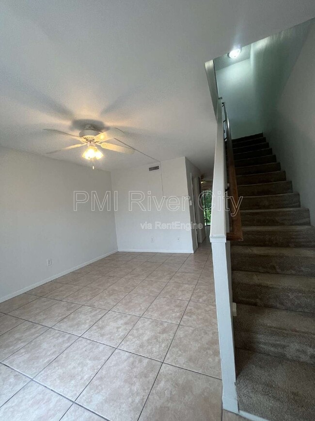 Building Photo - 2300 Twelve Oaks Dr