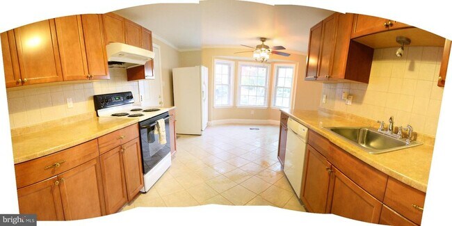 Building Photo - 3317 Pathway Ct