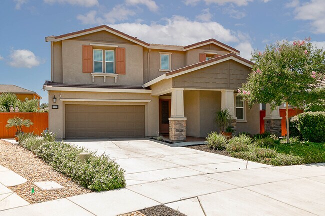 Building Photo - 582 Pasture Ave