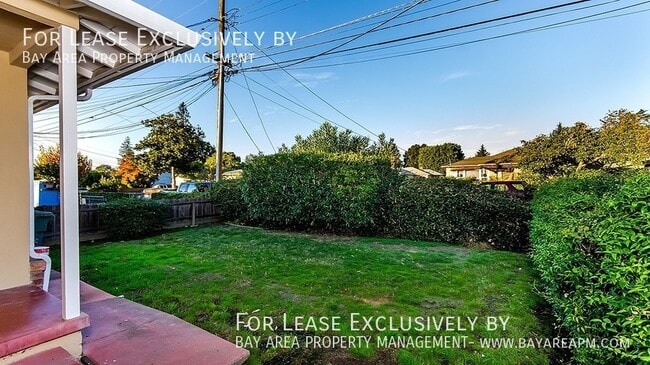 Building Photo - 338 Orchard Ave