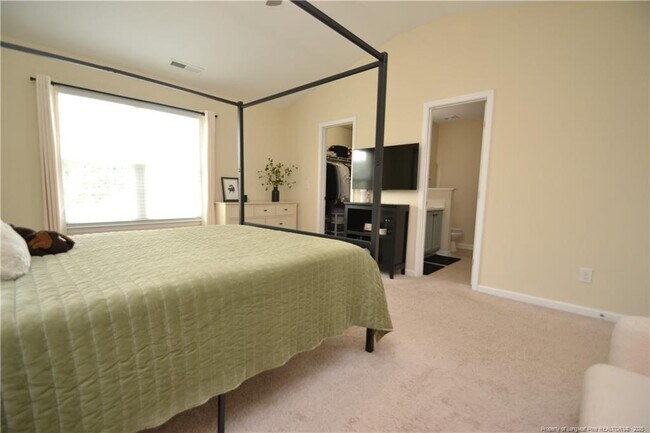 Building Photo - 3115 Manhasset Ln