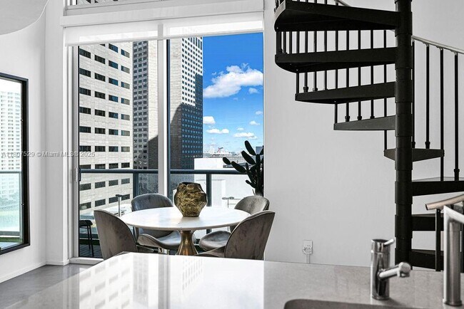 Building Photo - 300 S Biscayne Blvd