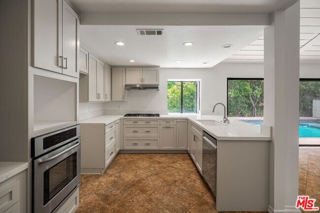 Building Photo - 2952 Bottlebrush Dr