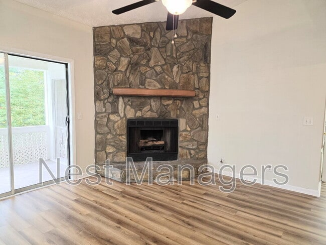 Building Photo - 6768 Willowbrook Dr