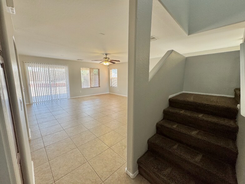 Building Photo - 1337 E Stirrup Ln