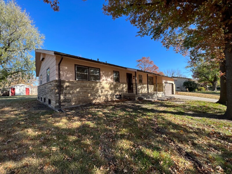 Building Photo - 7412 Warren W