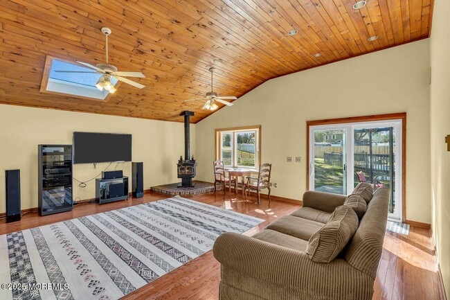 Building Photo - 9 Cherry Hill Ln