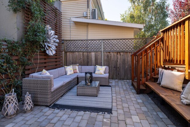 Building Photo - Wonderful Rockridge Home for Lease