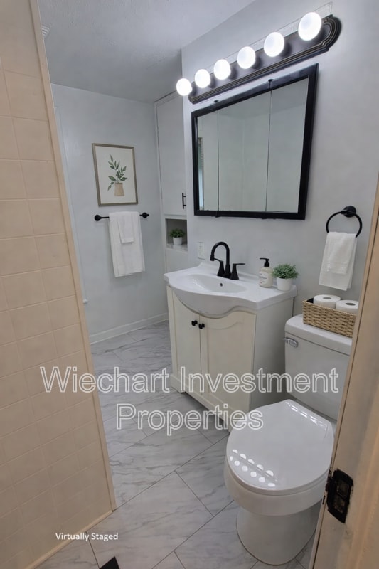 Building Photo - 447 Hazel Ave