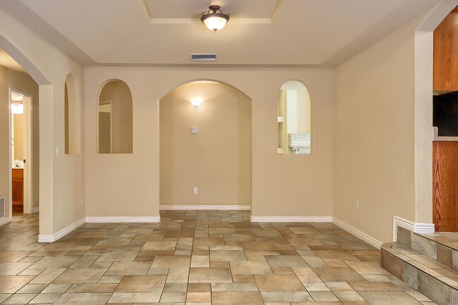 Building Photo - 12720 Tierra Aurora Dr