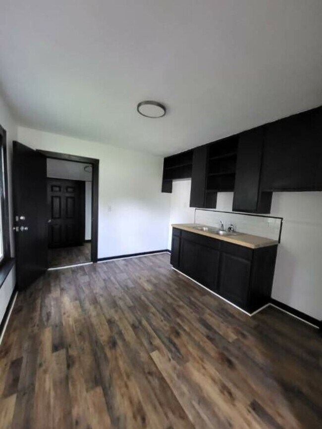 Building Photo - Two Bedroom One Bath Rental $900/month