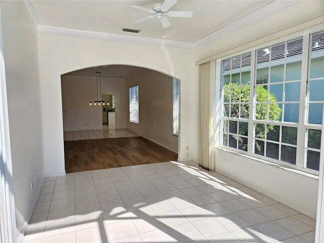 Building Photo - 835 Chalmers Dr