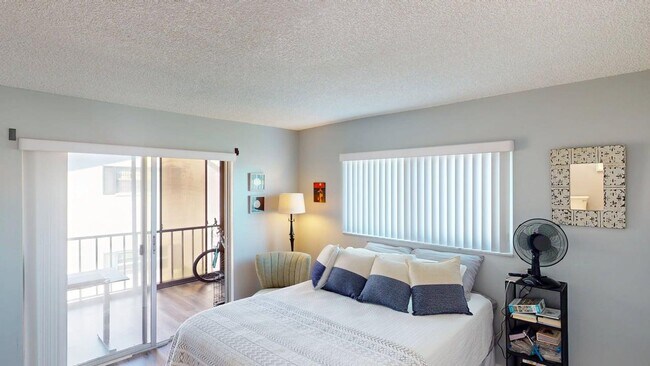 Building Photo - 105 47th Ave Dr W