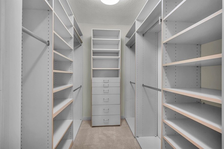 Building Photo - 200 N Swall Dr