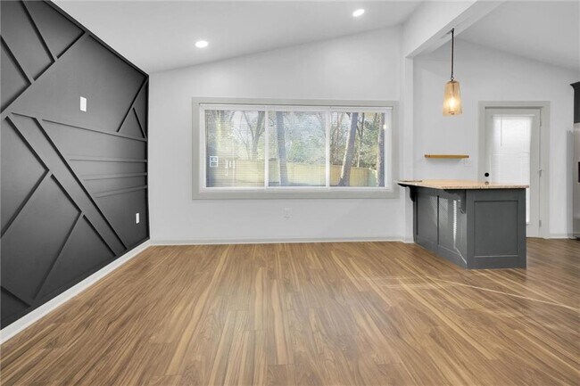 Building Photo - 3119 Piper Dr