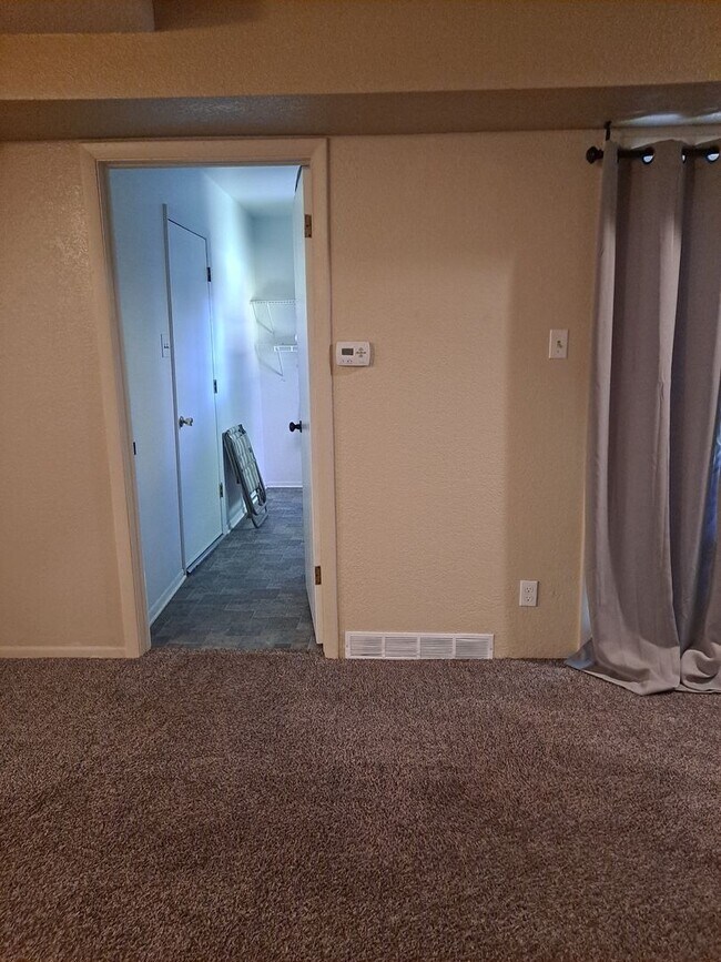 Building Photo - 936-10 Molello   #25-27 Villa Drive