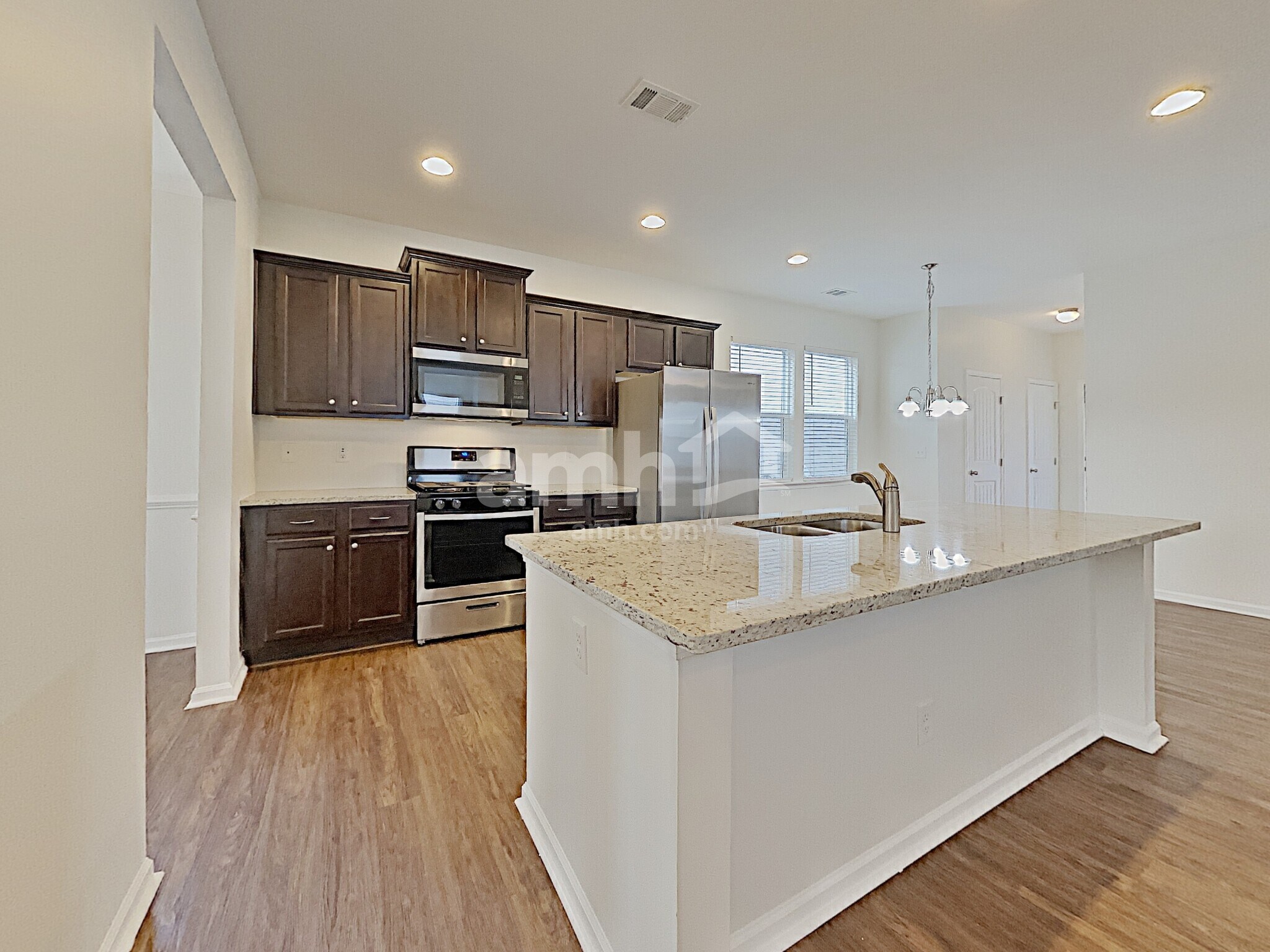 Building Photo - 323 Stoney Hollow Rd