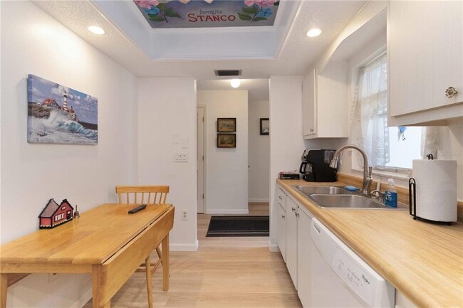 Building Photo - 6215 Green View Cir